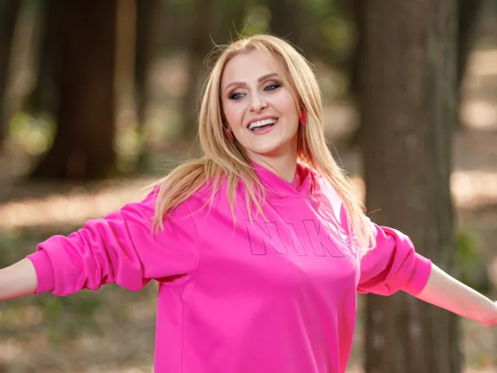 
    Alina Sorescu este implicată în numeroase proiecte care îi aduc zâmbetul pe buzeSursă foto: Arhivă personală  