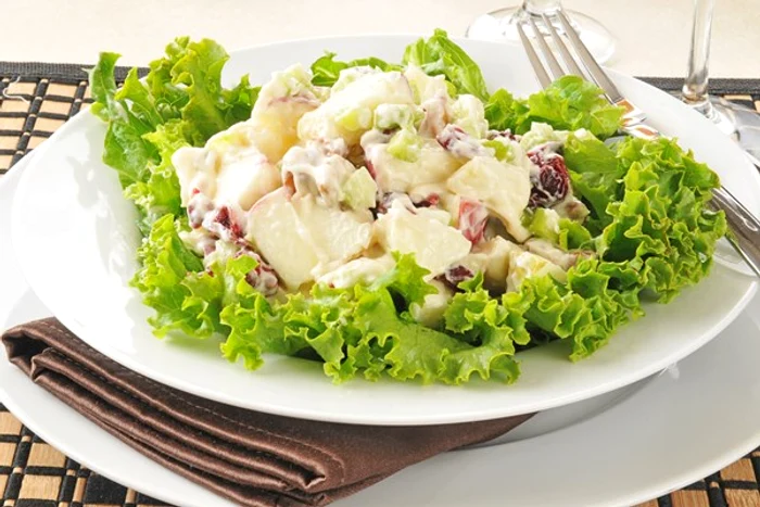 Salată Waldorf jpeg