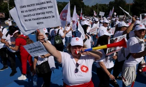Sindicaliști ai Sanitas protestează în fața guvernului, București 3 iunie 2026. Inquam Photos / George Călin