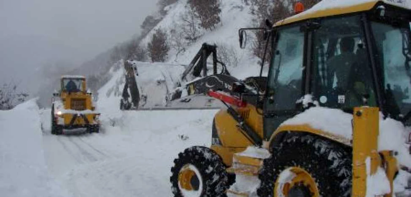 DN 6 (DE70) a fost blocat şi luni din cauza avalanşelor de zăpadă