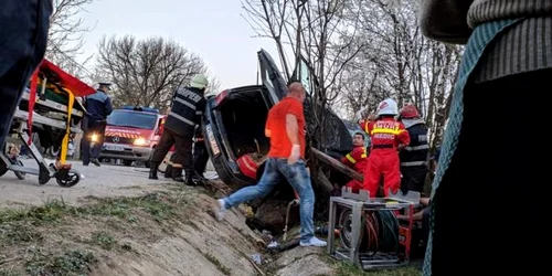 Accidentul de la Tetoiu Vâlcea soldat cu trei morţi printre care un copil de 4 ani şi un tânăr de 19 ani Foto Adevărul