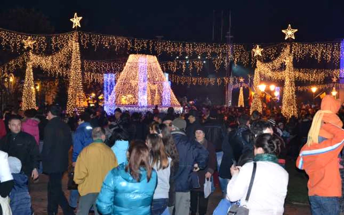 Iluminatul ornamental a fost aprins pe 1 Decembrie