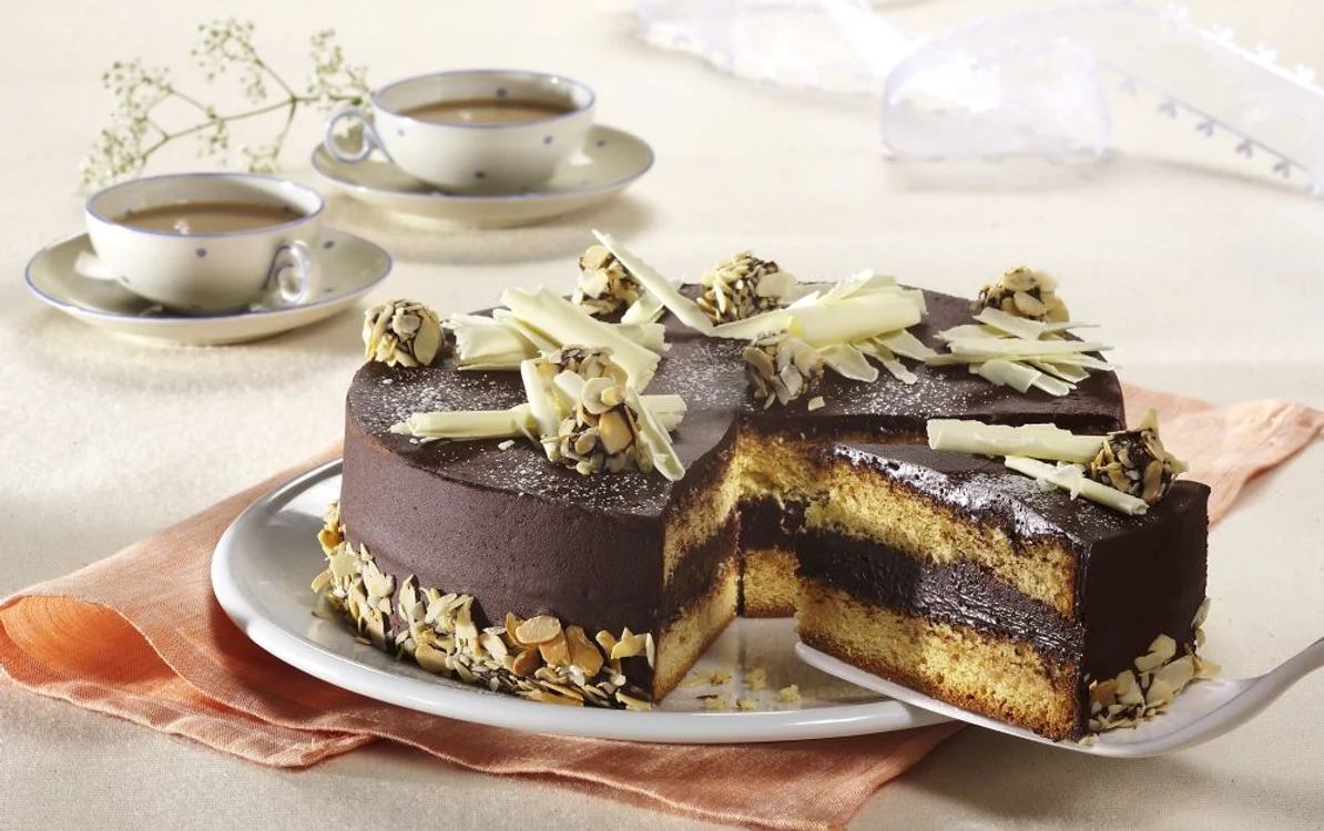 tort cu ciocolata si migdale profimedia 0035322894 jpeg