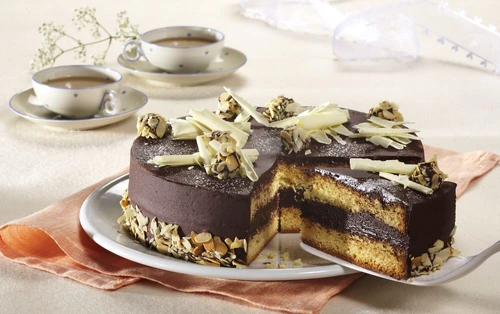 tort cu ciocolata si migdale profimedia 0035322894 jpeg