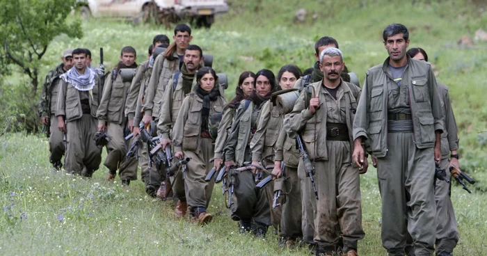 Luptători din cadrul Partidului Muncitorilor din Kurdistan. FOTO: Reuters.