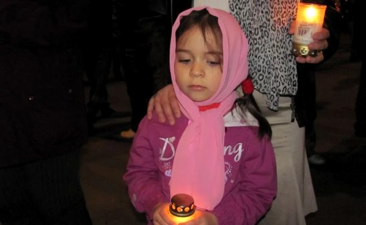 La 5 ani, Emanuela a luat lumină împreună cu cei mari (Foto: Dorin Udrea/ Adevărul de Seară Brăila)