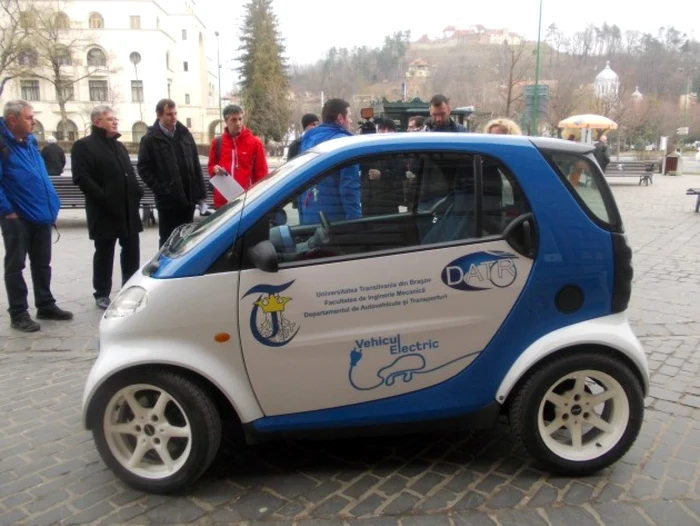 Maşina va fi folosită de angajaţii universităţii. FOTObzb.ro.