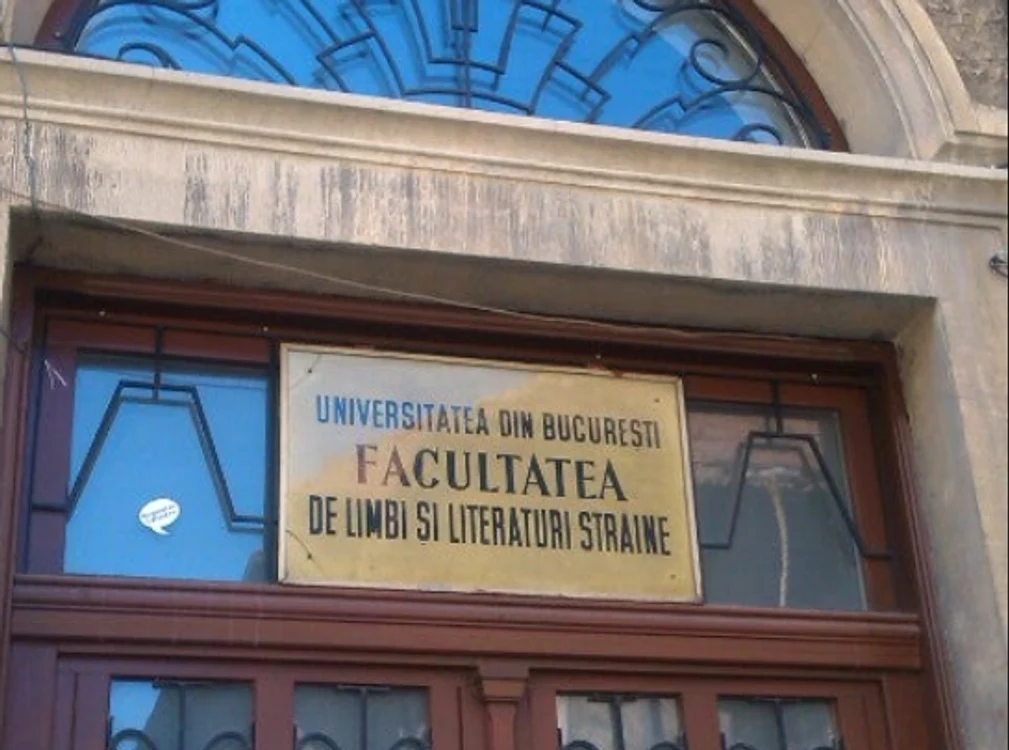 
    Carmen Vioreanu, conferențiar la catedra de Limbi Străine a Universității București, este acuzată de comportament abuziv  