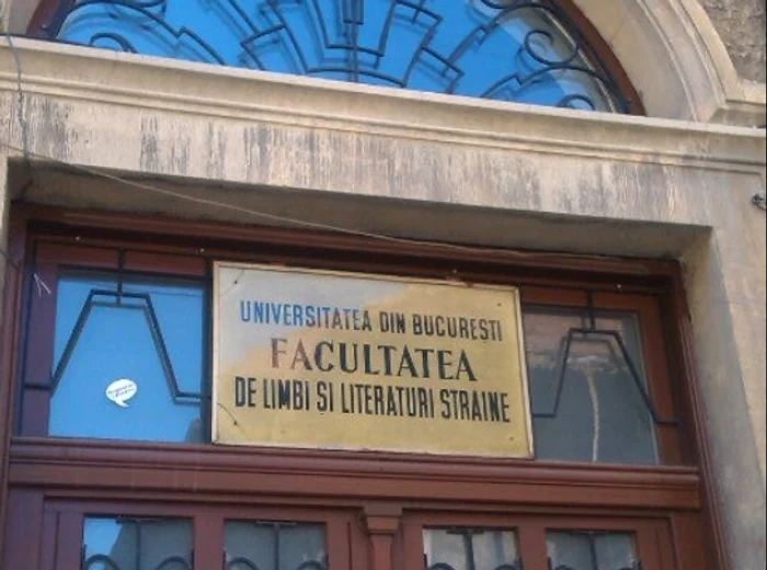Carmen Vioreanu, conferențiar la catedra de Limbi Străine a Universității București, este acuzată de comportament abuziv