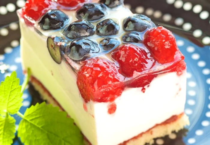 
    Prajitura recomandata pentru zilele caniculare.clickpoftabuna.ro  