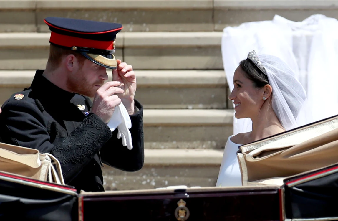 Meghan Markle a purtat o coroană în ziua nunții ei
