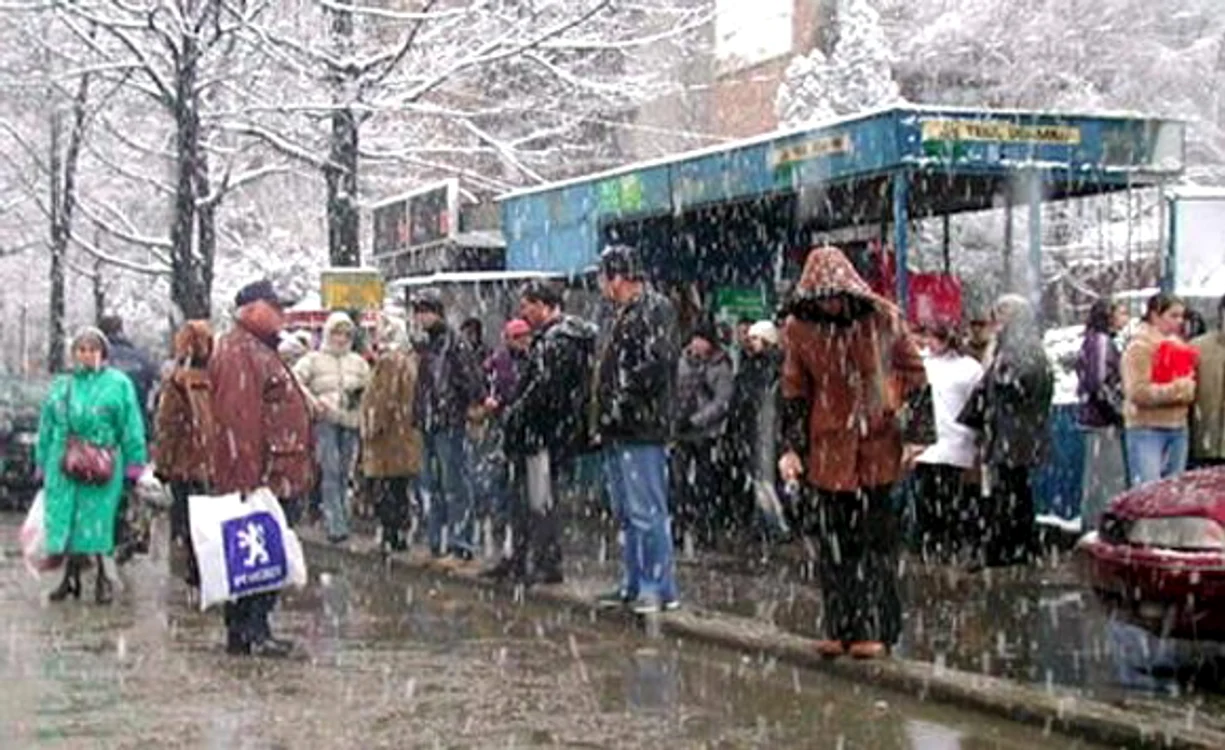
    Prognoza meteo pentru următoarele două zile anunță temperaturi mai ridicate, dar vor persista precipitațiilefoto: Click!  
