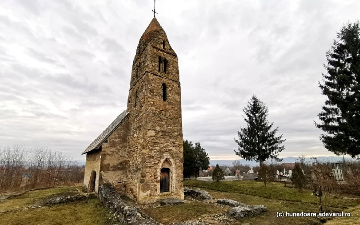 Biserica din satul Strei păstrează un monument funerar închinat zeilor morţii şi somnului. ADEVĂRUL