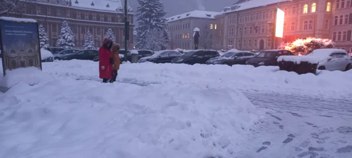 Zăpadă ca altădată la Brașov FOTO Ioan Buciumar