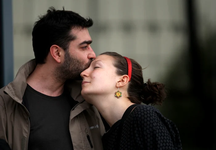 Astăzi iubirea pluteşte în aer