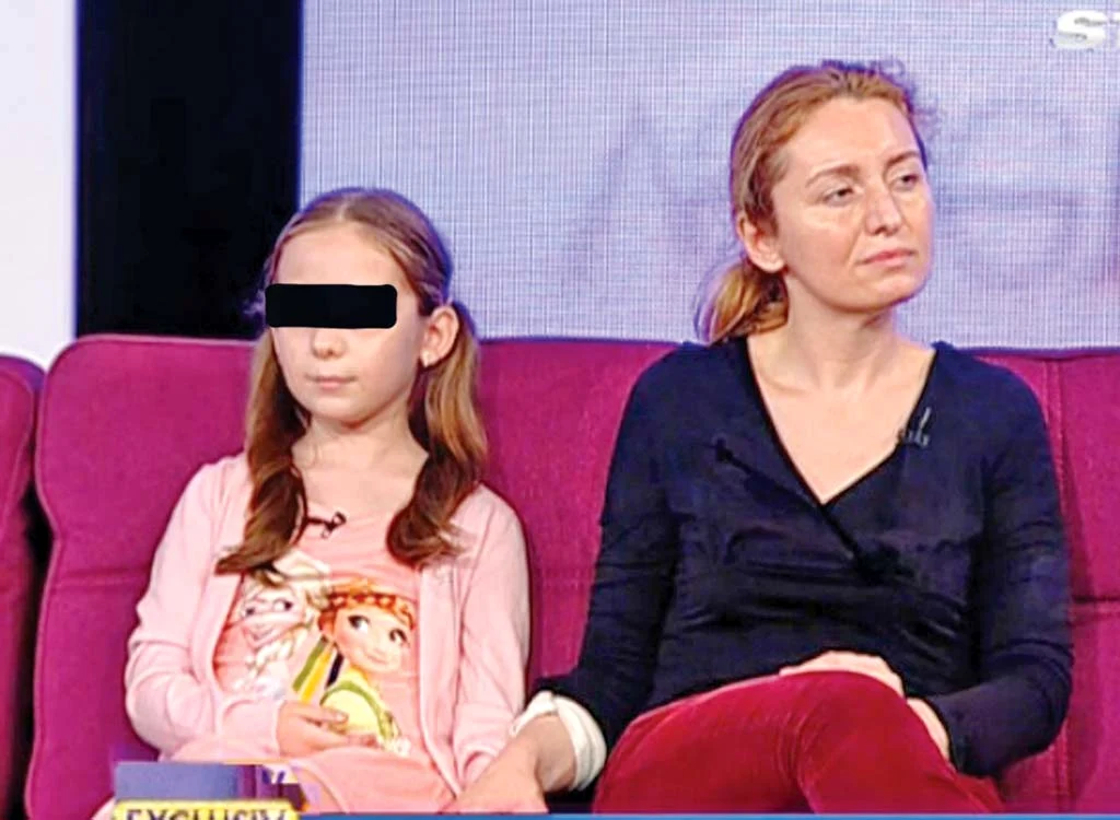 
    Laura a apărut cu  fiica ei în emisiuni  televizate după  moartea fostului soţfoto: Antena stars  