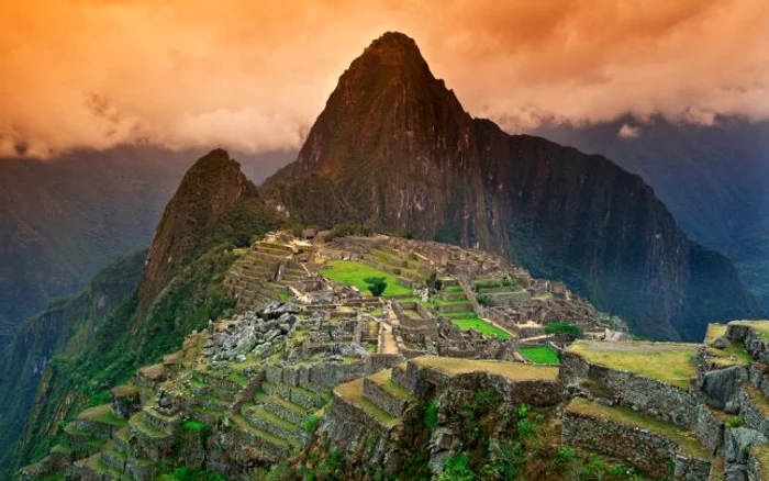 Machu Picchu se situează la o înălţime de 2.430 de metri, în munţii Anzi din Peru, America de Sud FOTO: Shutterstock