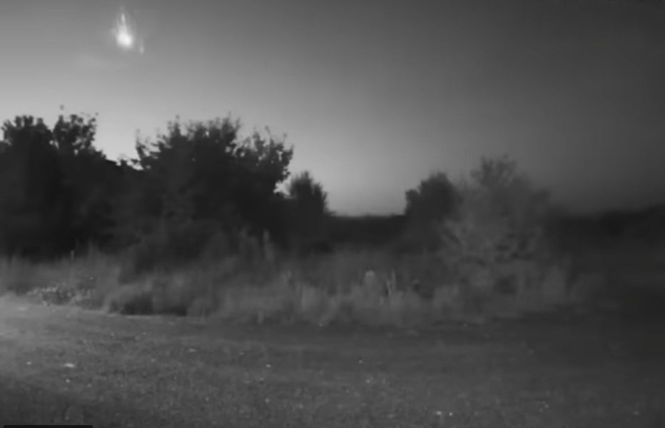 Meteoritul care a fost filmat deasupra României i-a alertat și pe bulgari. Unde ar fi căzut VIDEO