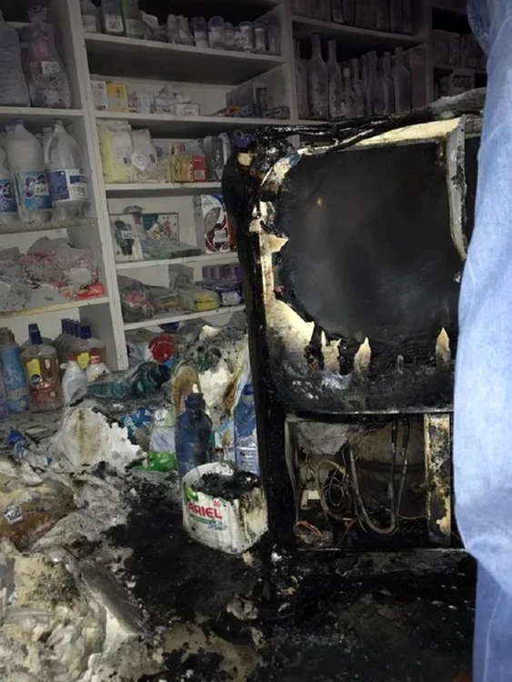 Spaţiul commercial a fost grav avariat. FOTO: ISU Cluj