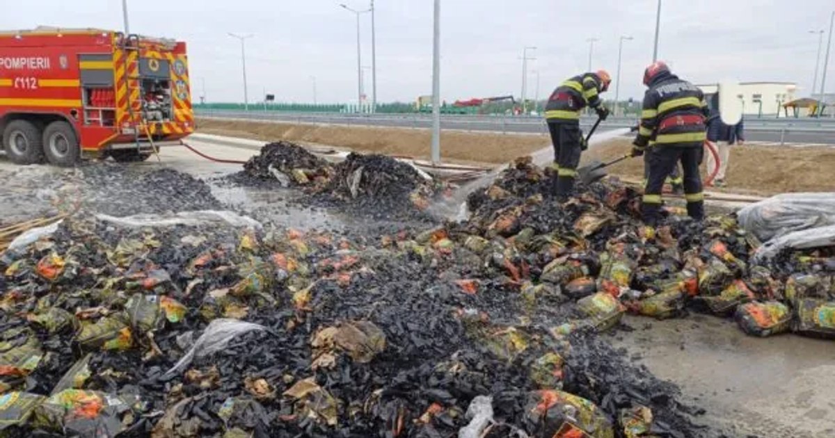 Incendiu pe Drumul Expres Pitești-Craiova: TIR cu 9 tone de cărbuni în flăcări