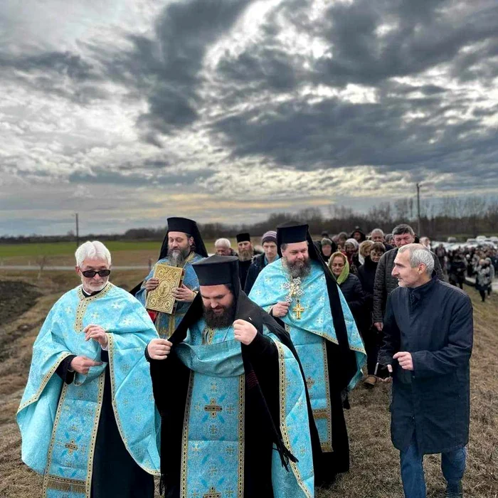 A avut loc și o procesiune FOTO Arhiepiscopia Arad 