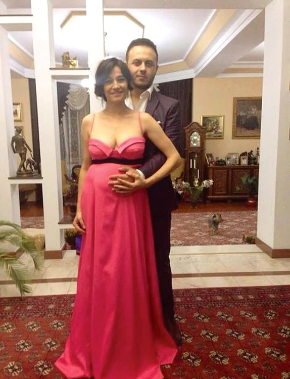 Claudia Pătrăşcanu şi Gabi Bădălău sunt împreună de la începutul anului, iar în decembrie vor deveni părinţiFoto: Arhiva personală