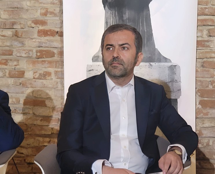 Mirel Taloș, vicepreședinte al ICR, și-a dat demisia din funcție. Senatul pregătea revocarea sa
