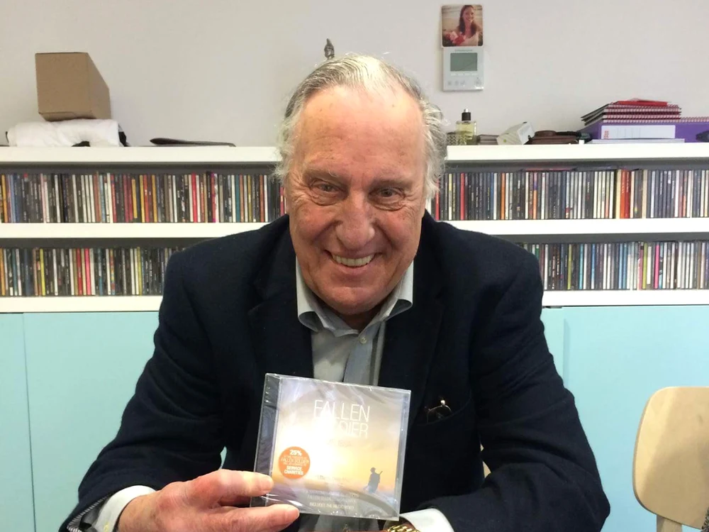 Frederick Forsyth a refuzat să se documenteze pe internet pentru romanele sale.