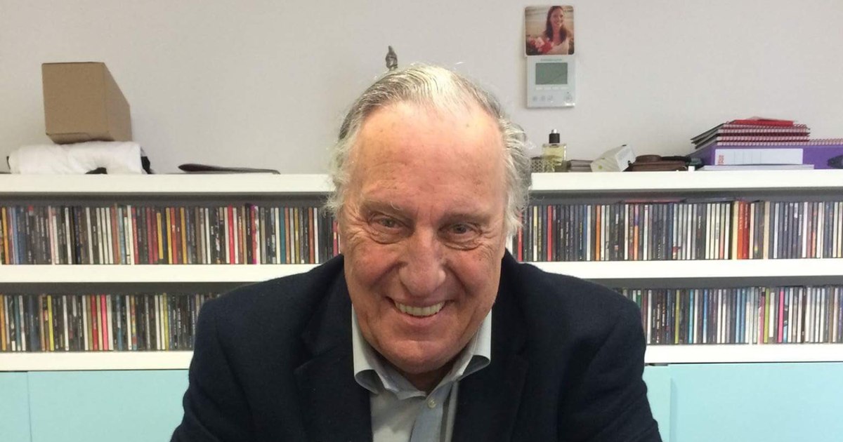 A murit scriitorul britanic Frederick Forsyth, autorul „Ziua Șacalului”