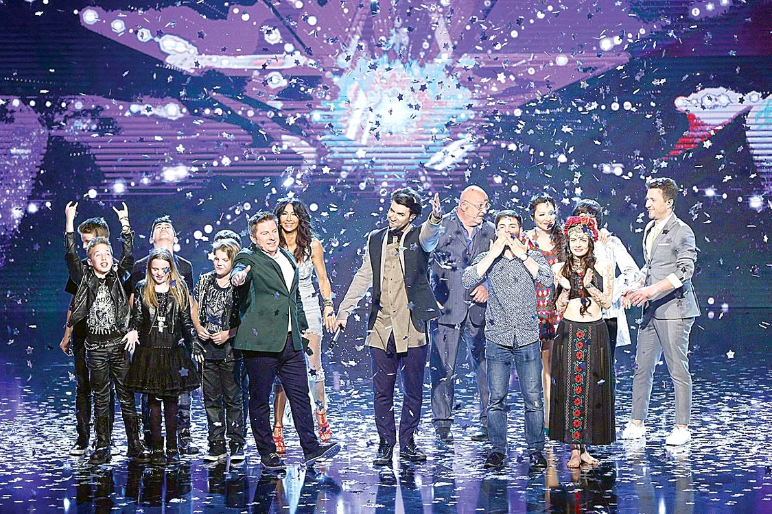 
    Vineri seara. Crina Cătinean şi  Ştefania Oltean au  urcat pentru a doua  oară, cu emoţii,  pe scena de la  „Românii au talent”  