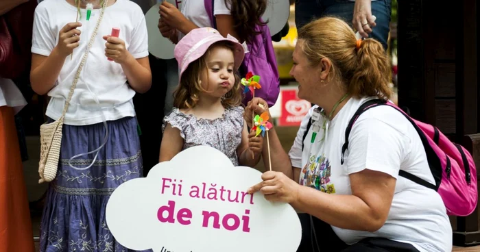 Părinţi, jurnalişti, ONG-uri, medici şi autorităţi au participat la primul mars dedicat bebeluşilor care se nasc prematur şi familiilor acestora FOTO Andrei Gîndac