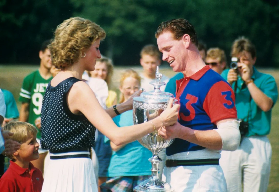 Prinţesa Diana şi James Hewitt.