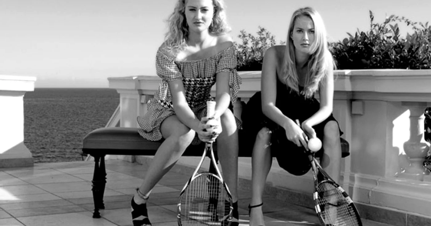Kristina Mladenovic şi Mathilde Johansson