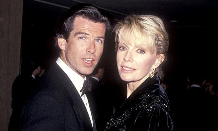 Pierce Brosnan prima sotie png