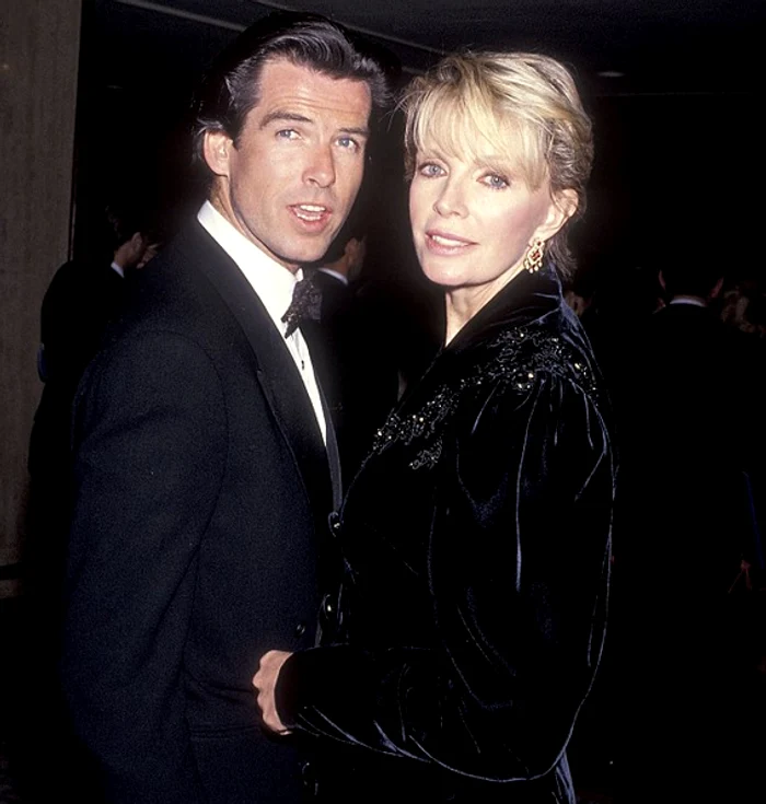 Pierce Brosnan prima sotie png