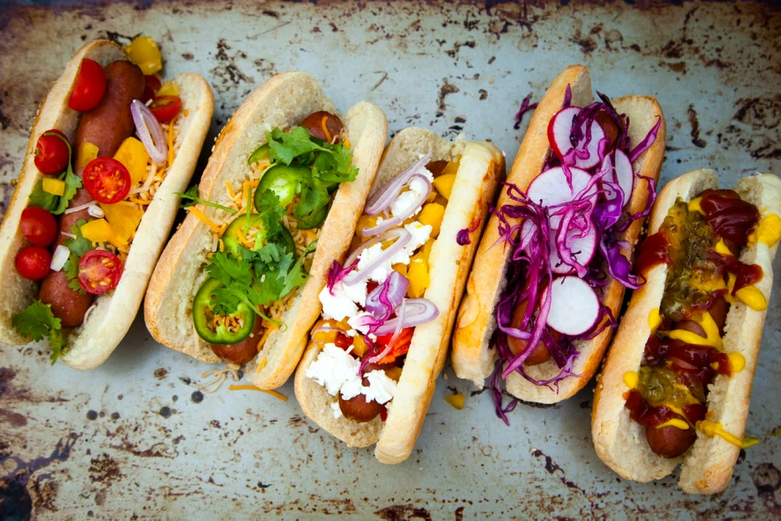 Deliciosul hotdog, o adevărată bombă pentru organism FOTO Shutterstock