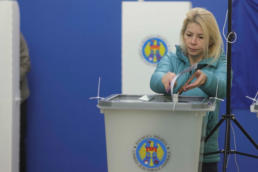 LIVETEXT Alegeri prezidențiale în Republica Moldova, sub influența Kremlinului: Prezență slabă la vot a tinerilor
