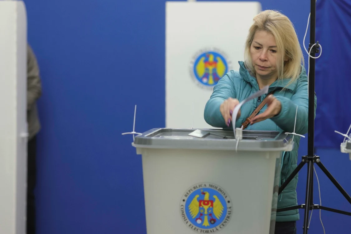 În străinătate vor activa 301 de secții de votare. FOTO: Inquam