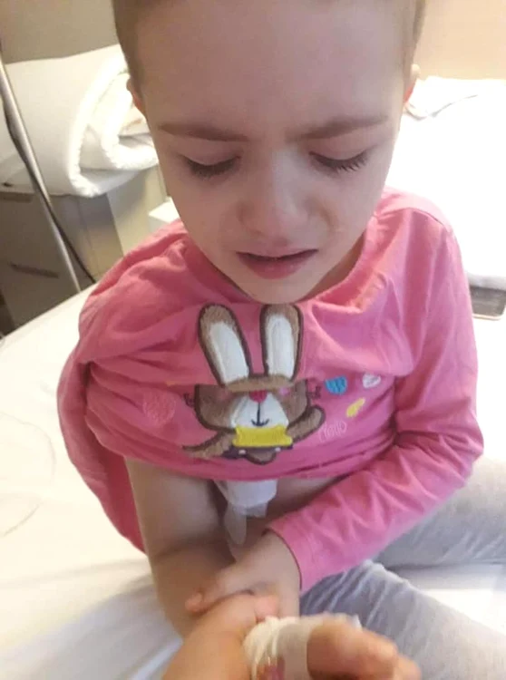 Andreea suferă de Neuroblastom grad IV