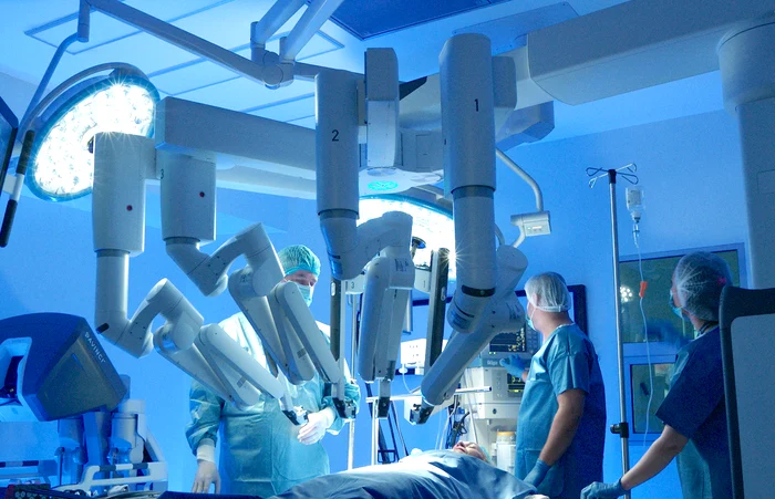 chirurgie robotica hernie abdominala sanador png