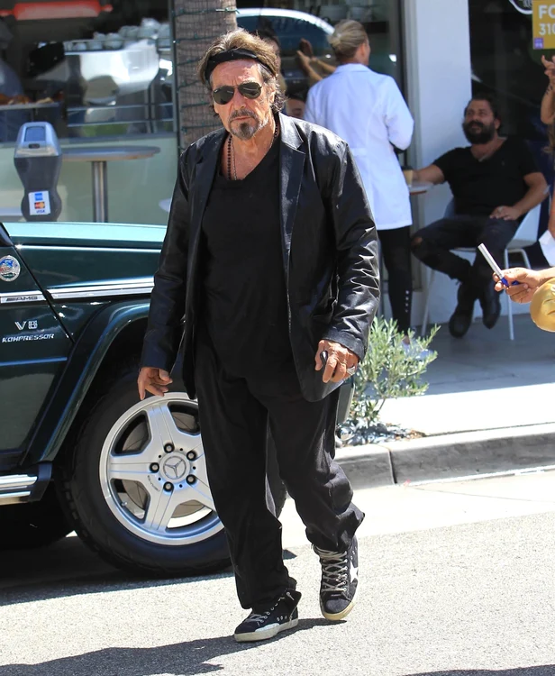 Al Pacino a luat masa la un restaurant din Beverly Hills