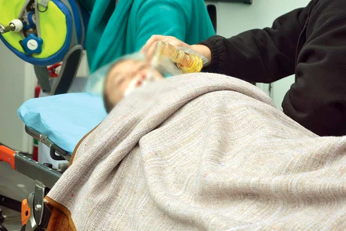 
    După ce şi-a revenit, micuţul a fost  transportat la Spitalul  Judeţean Timişoara  