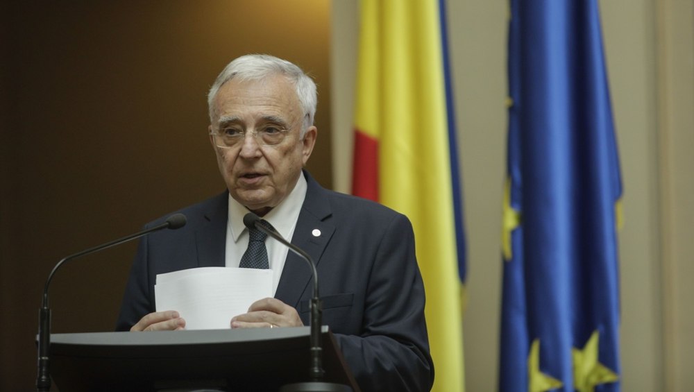 „Te naționalizez” nu e politică economică – avertismentul lui Isărescu pentru politicieni