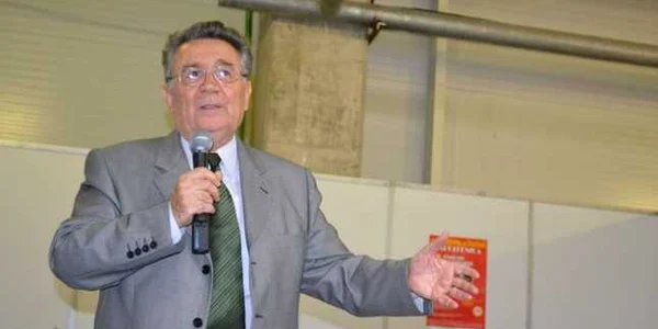 Seismologul Gheorghe Mărmureanu va primi titlul de cetăţean de onoare al judeţului Bacău FOTO Mircea Merticariu