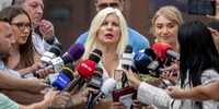 Elena Udrea face declarații de presă la eliberarea din Penitenciarul de Femei Târgșor, Prahova. FOTO Inquam Photos / Ovidiu Micsik