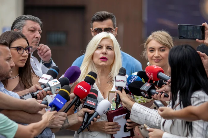 Udrea, după eliberarea din Penitenciarul de Femei Târgșor FOTO Inquam / Ovidiu Micsik