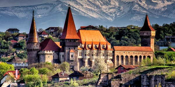 Castelul Corvinilor   Foto Cristian Resiga jpg