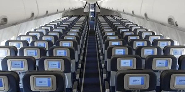 Interiorul unui Boeing 737-800 Next Generation