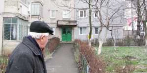 Chiar dacă apartamentele s-au ieftinit faţă de anul trecut, băcăuanii nu se pot apropia de ele