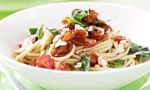 salata de spaghete cu rosii jpeg